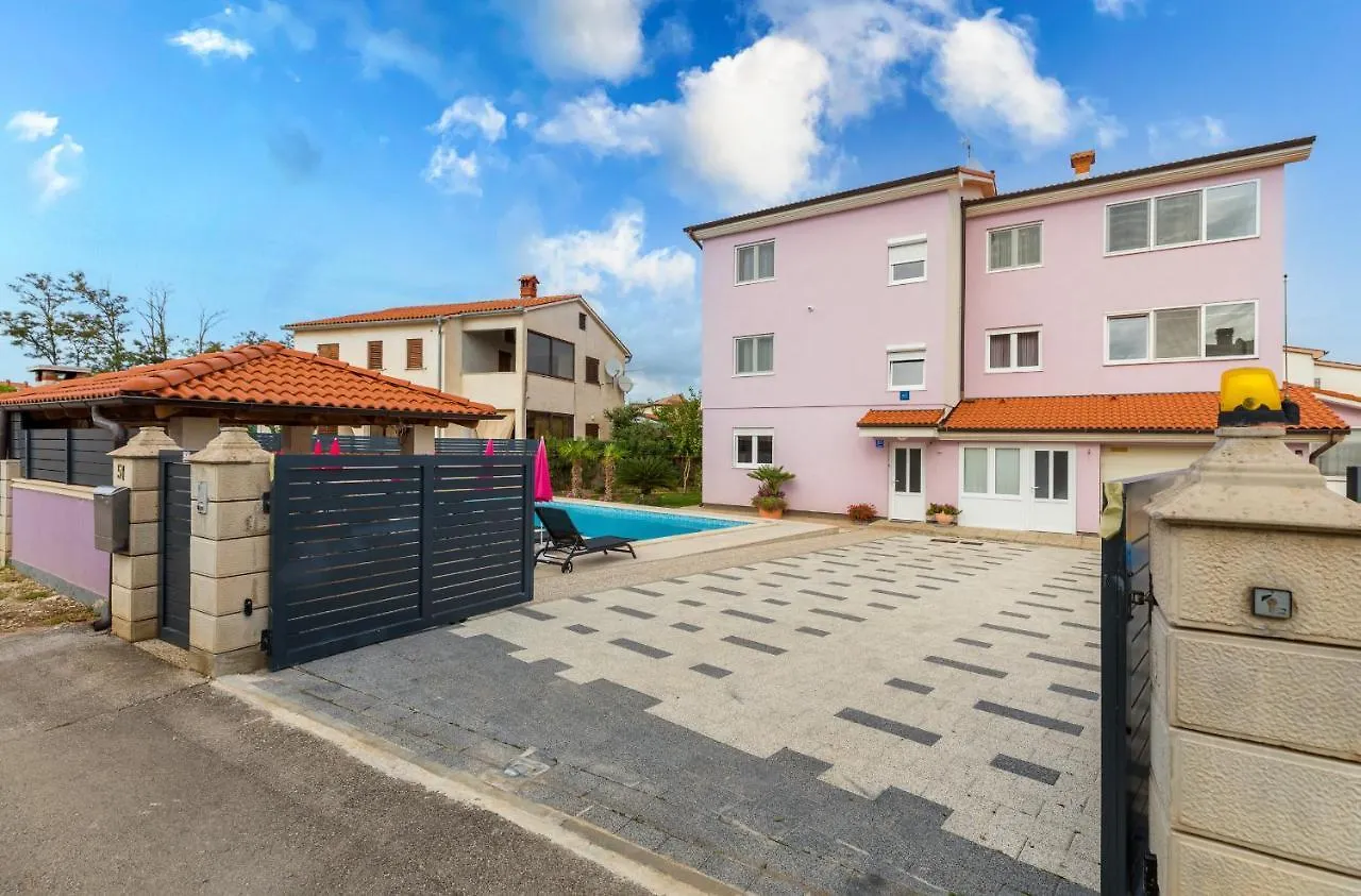 Vila Ana Фажана